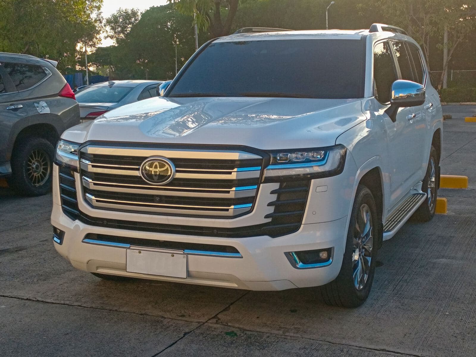V8 Land Cruiser